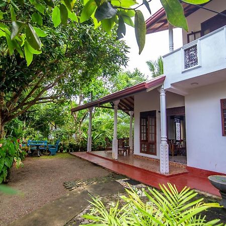 Mountain Gem Villa Хіккадува Екстер'єр фото