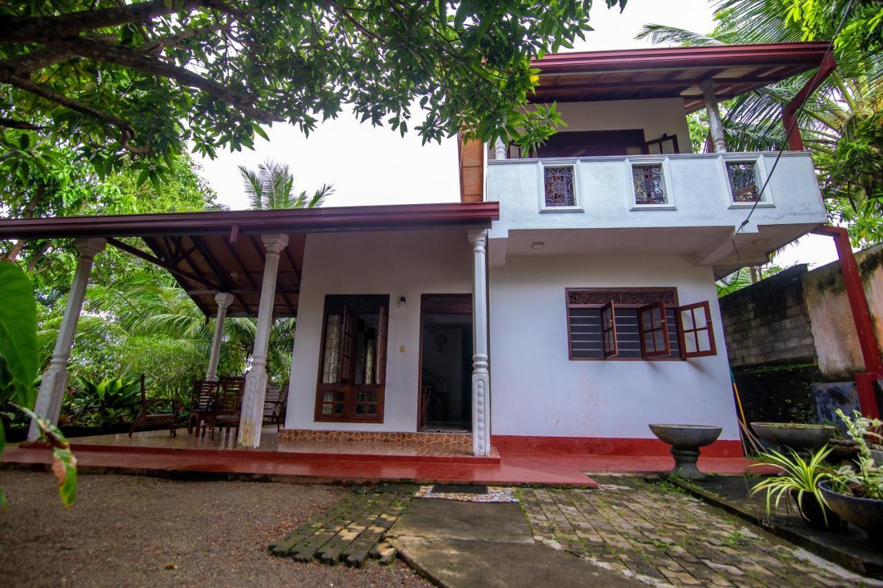 Mountain Gem Villa Хіккадува Екстер'єр фото