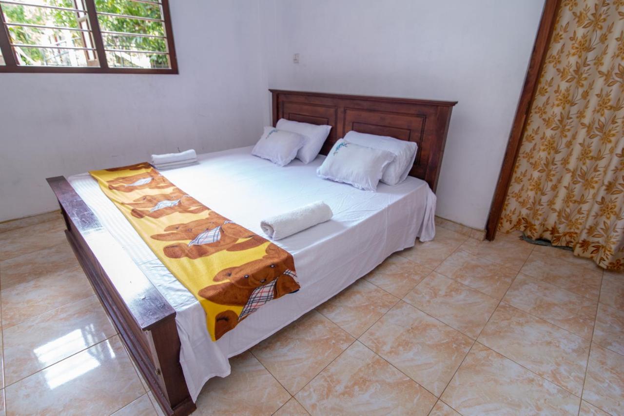 Mountain Gem Villa Хіккадува Екстер'єр фото