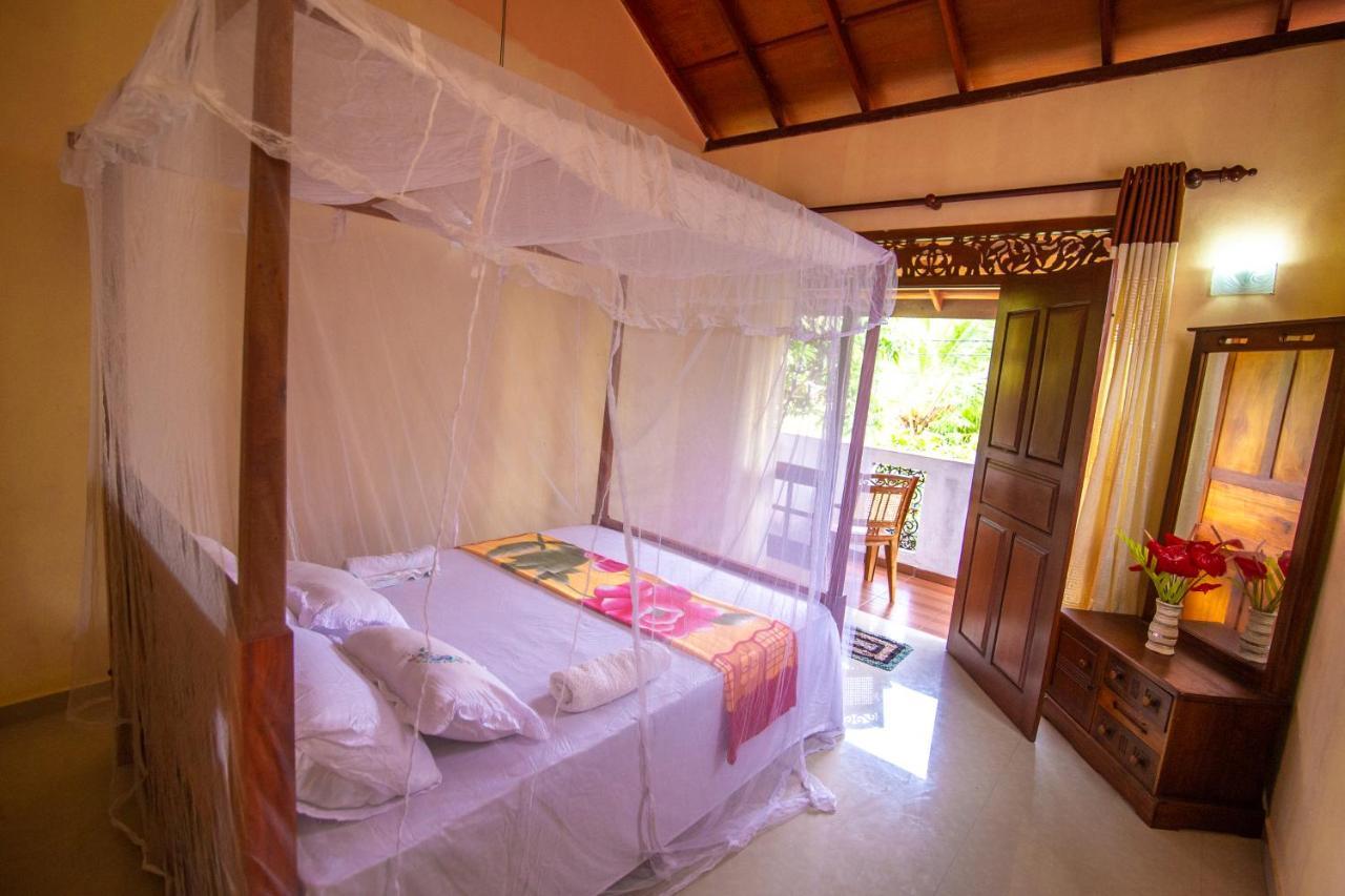 Mountain Gem Villa Хіккадува Екстер'єр фото
